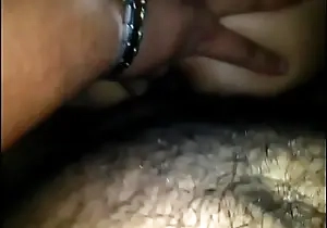 Gordita gime y llora mientras se la meten