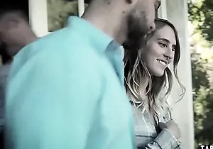 Teen fights thither BF ends apropos close to fucking thither strangers